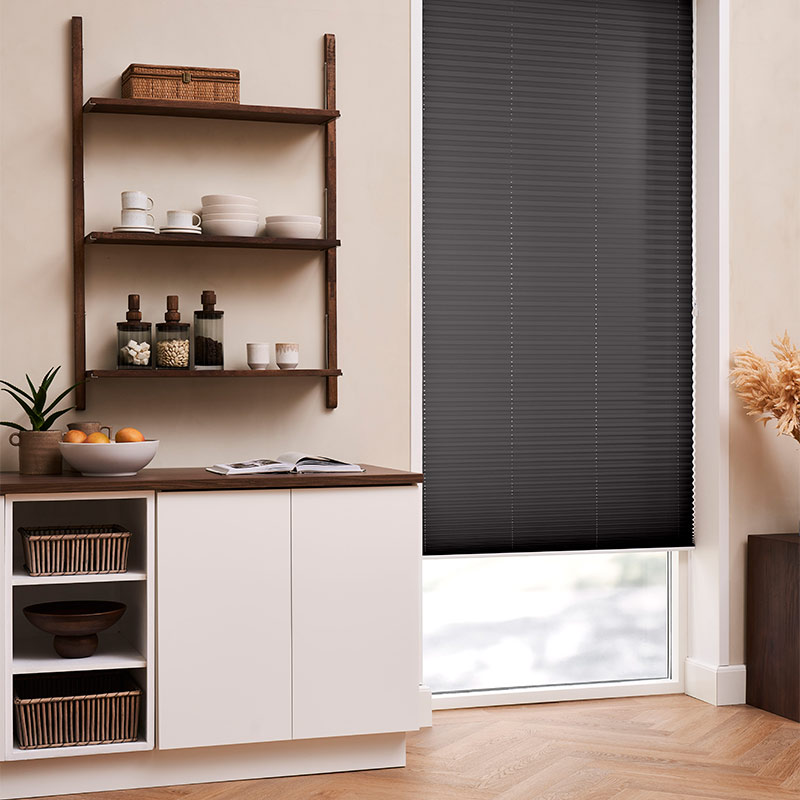 Astrid plisségardin m/snoretræk Mørk brun - Enkeltlag