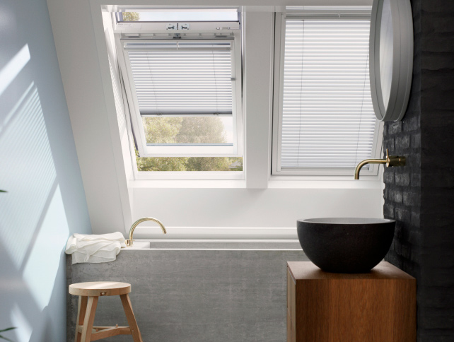 Persienner fra VELUX til badeværelset