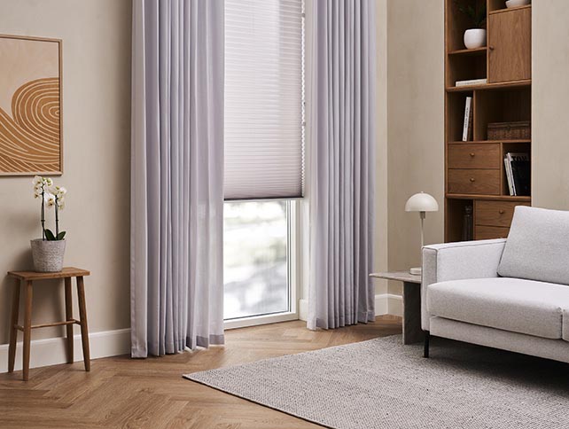 Elektrisk gardin efter mål i lilla
